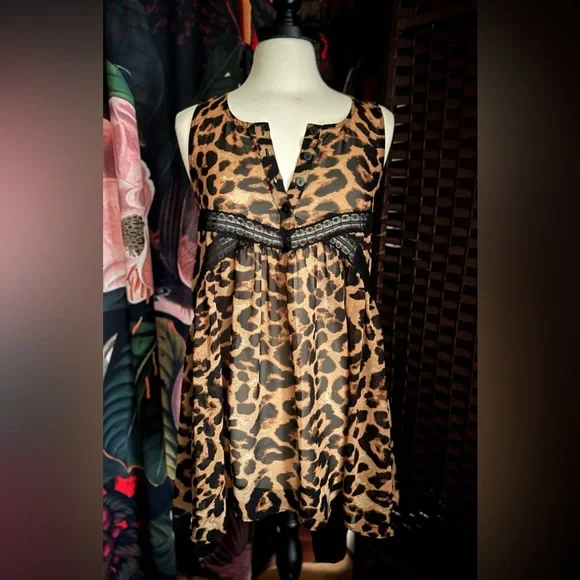 Express Sheer Leopard Print Tunic Top - Picture 5 of 6